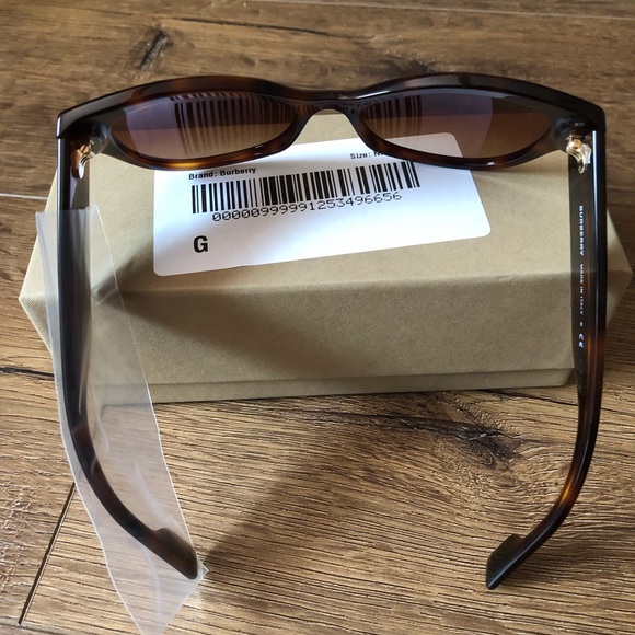 BURBERRY-AUTHENTIC NWT Tortoise Shell Sunglasses - Picture 15 of 16